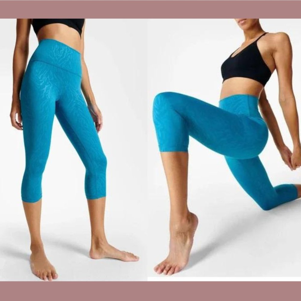 NWT SWEATY BETTY [ XL ]‎ All Day High Waist Emboss CROP Leggings Blue Tiger